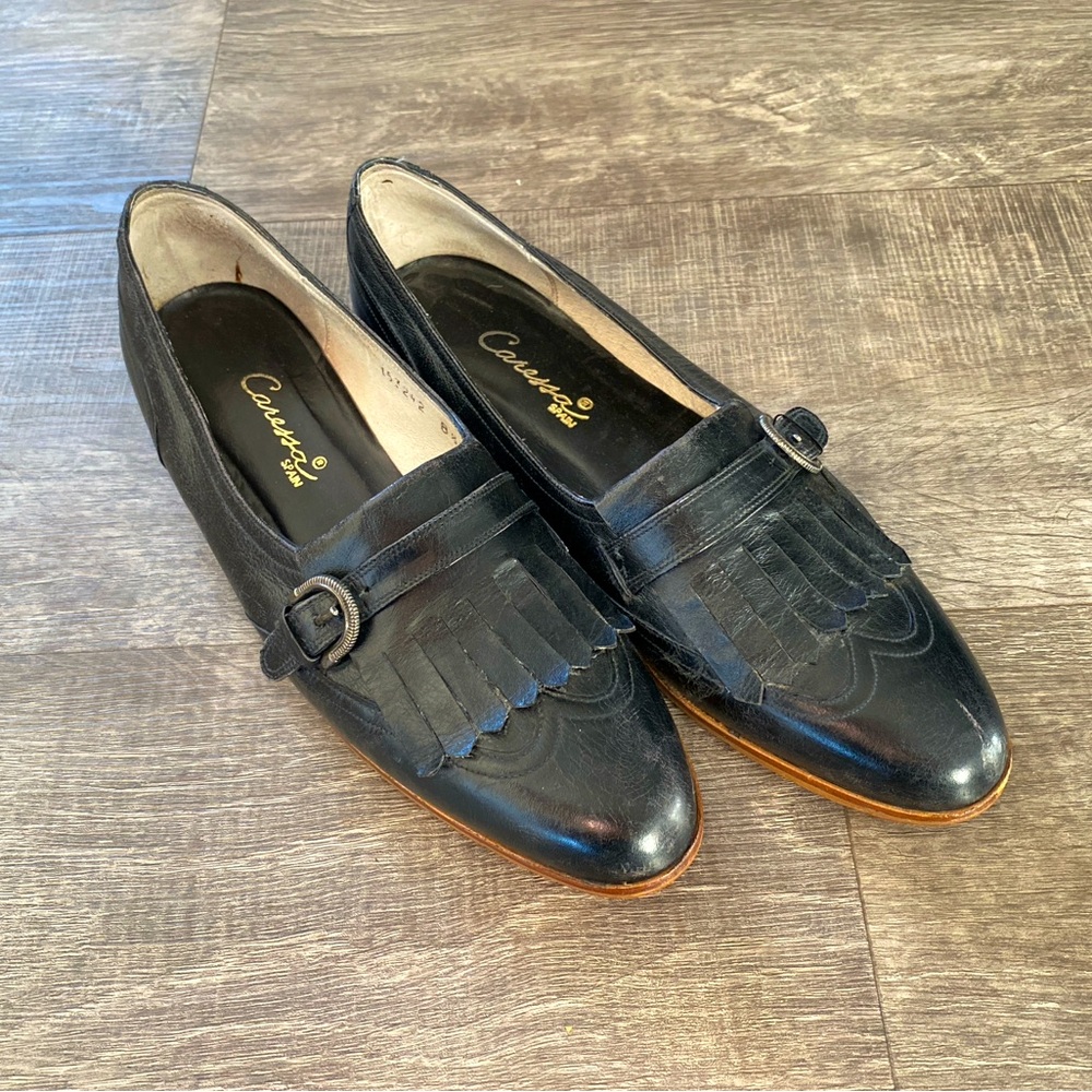Vintage loafers, vintage charm!